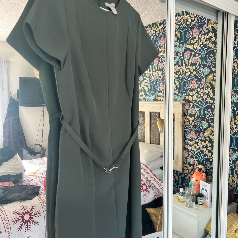 H&M Green Sheath Mini Dress Crew Neck Short Sleeve